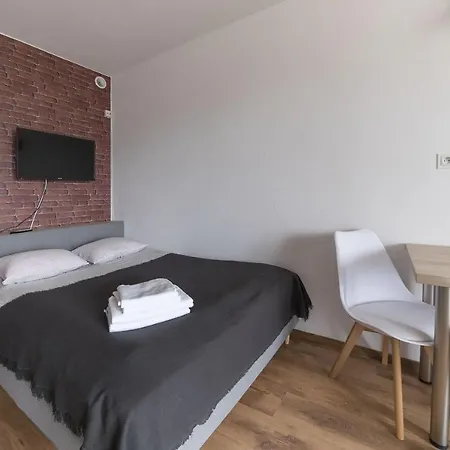 Maryla Bis - Pokoje I Apartamenty Z Aneksami Острово