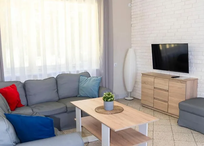 Maryla Bis - Pokoje I Apartamenty Z Aneksami منزل للإقامة أوستروفو