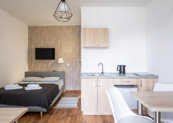 Maryla Bis - Pokoje I Apartamenty Z Aneksami * أوستروفو