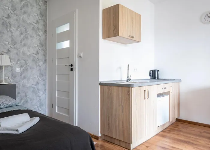 Maryla Bis - Pokoje I Apartamenty Z Aneksami * أوستروفو